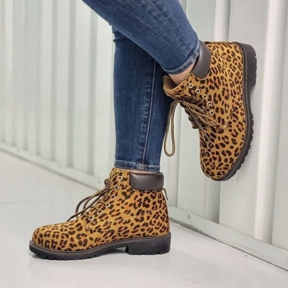 Women's Leopard Combat Lace-up Ankle Boots Low Heel - Picture 2 of 5
